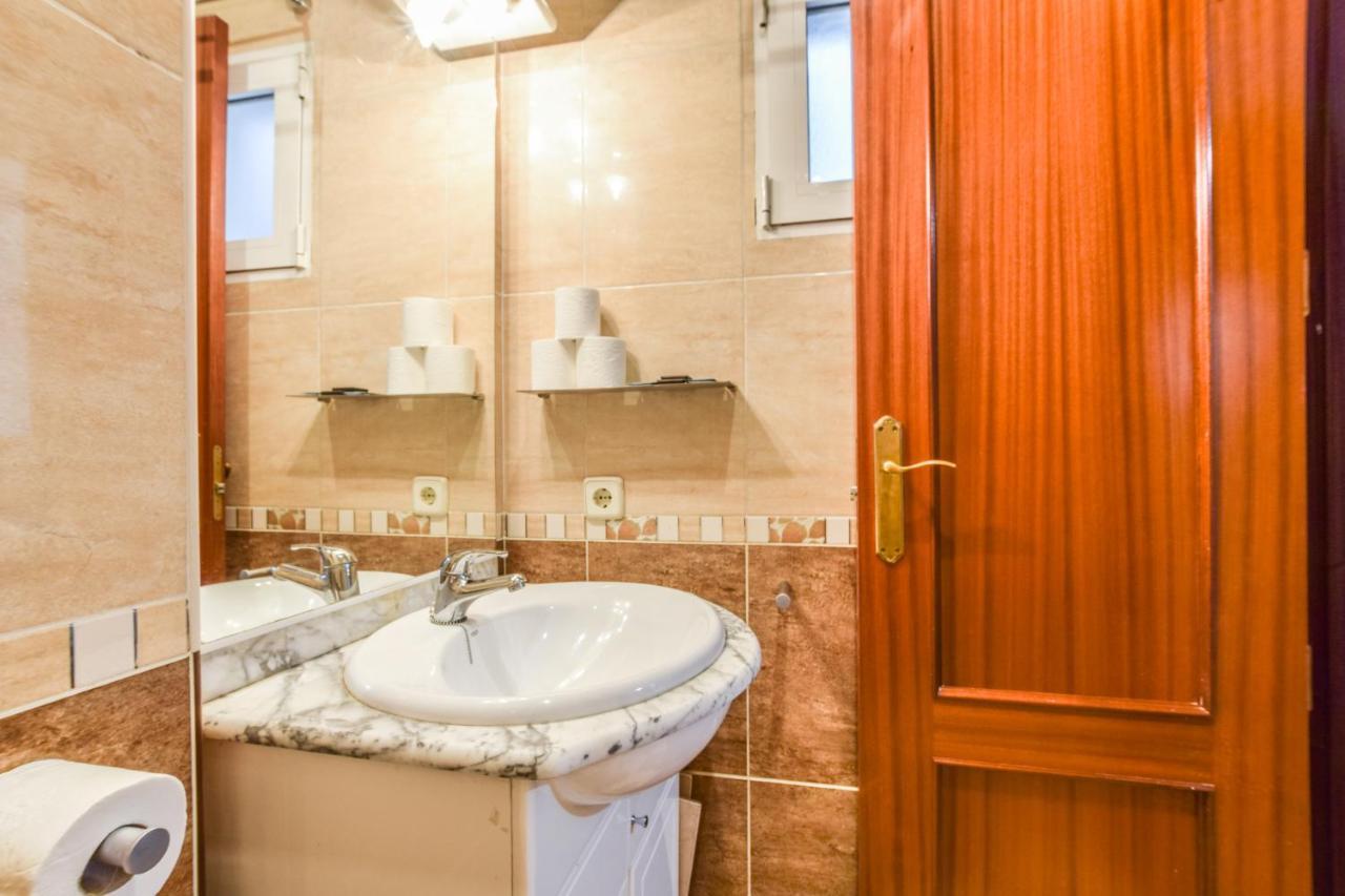 Апартаменты Apartamento Puente De Segovia Мадрид Экстерьер фото