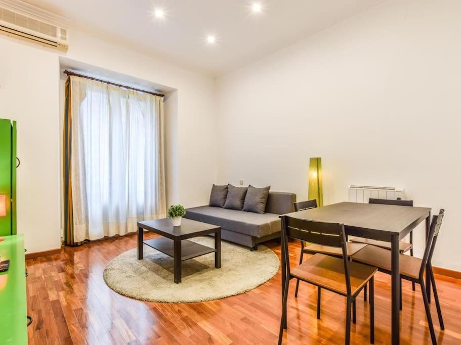 Апартаменты Apartamento Puente De Segovia Мадрид Экстерьер фото