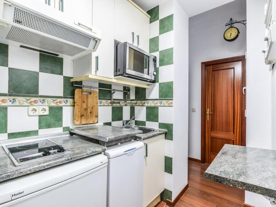 Апартаменты Apartamento Puente De Segovia Мадрид Экстерьер фото